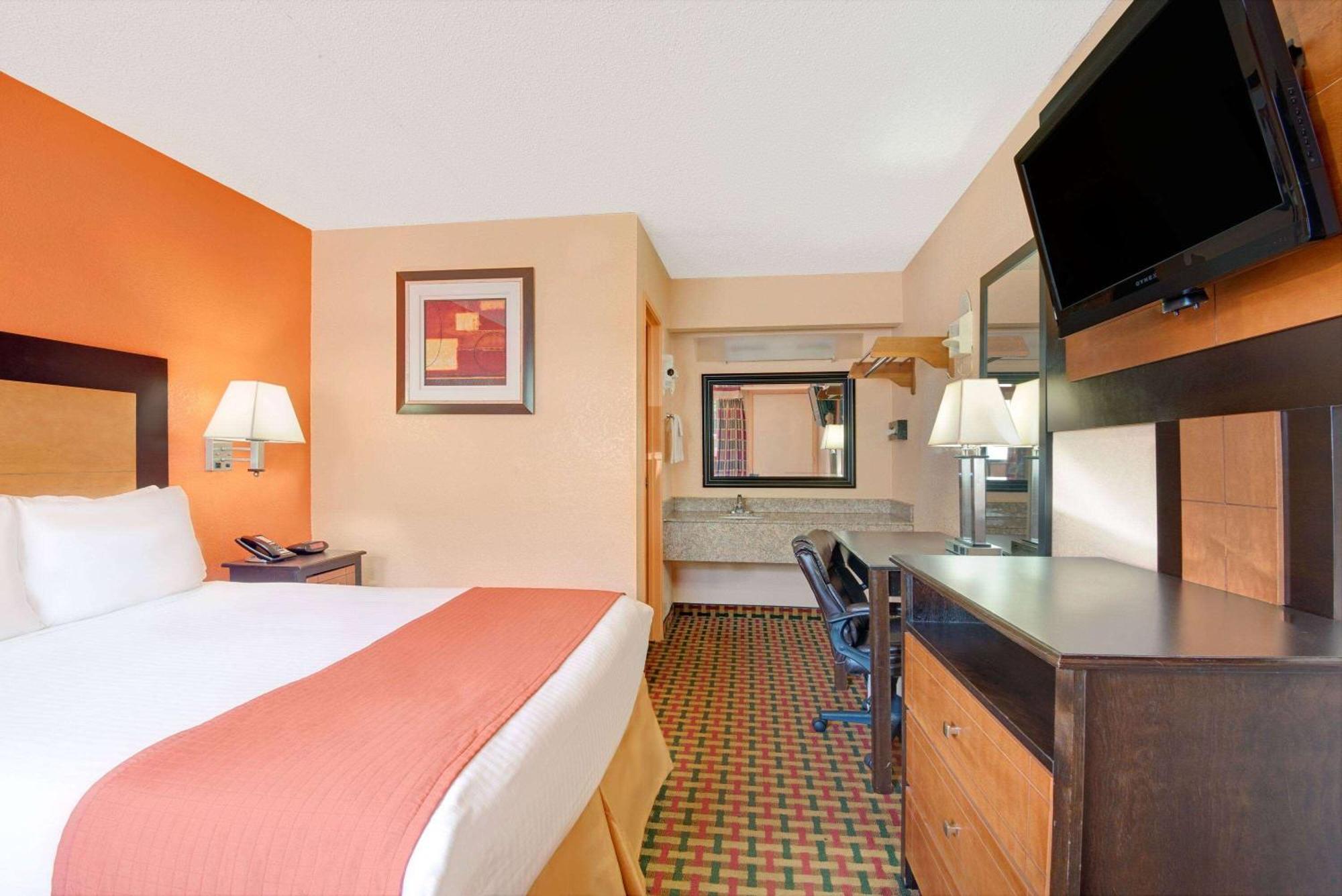 Days Inn By Wyndham Independence Kültér fotó