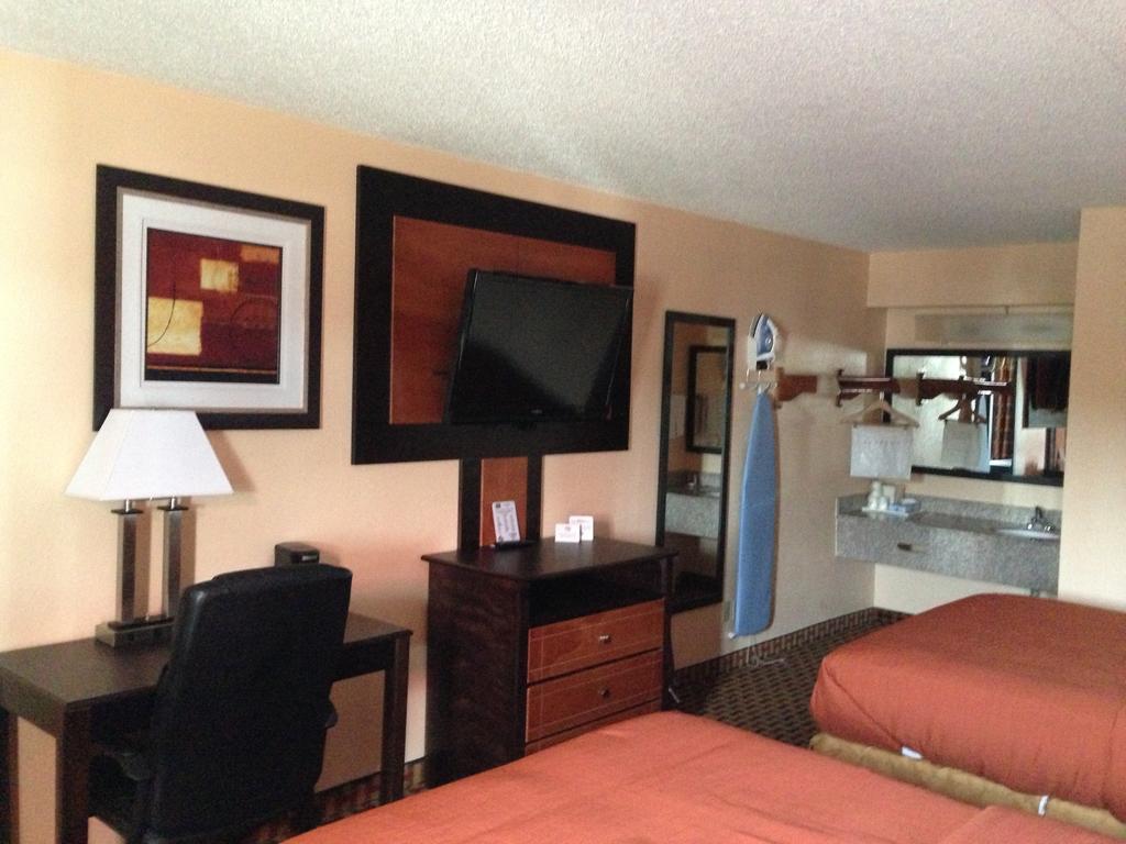 Days Inn By Wyndham Independence Kültér fotó